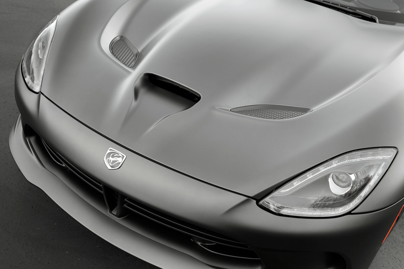 Illustration for article titled SRT's New Anodized Carbon Paint Makes For A Sinister Viper GTS